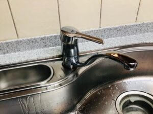 広島キッチン取付け隊　グローエ水栓の工事　施工前